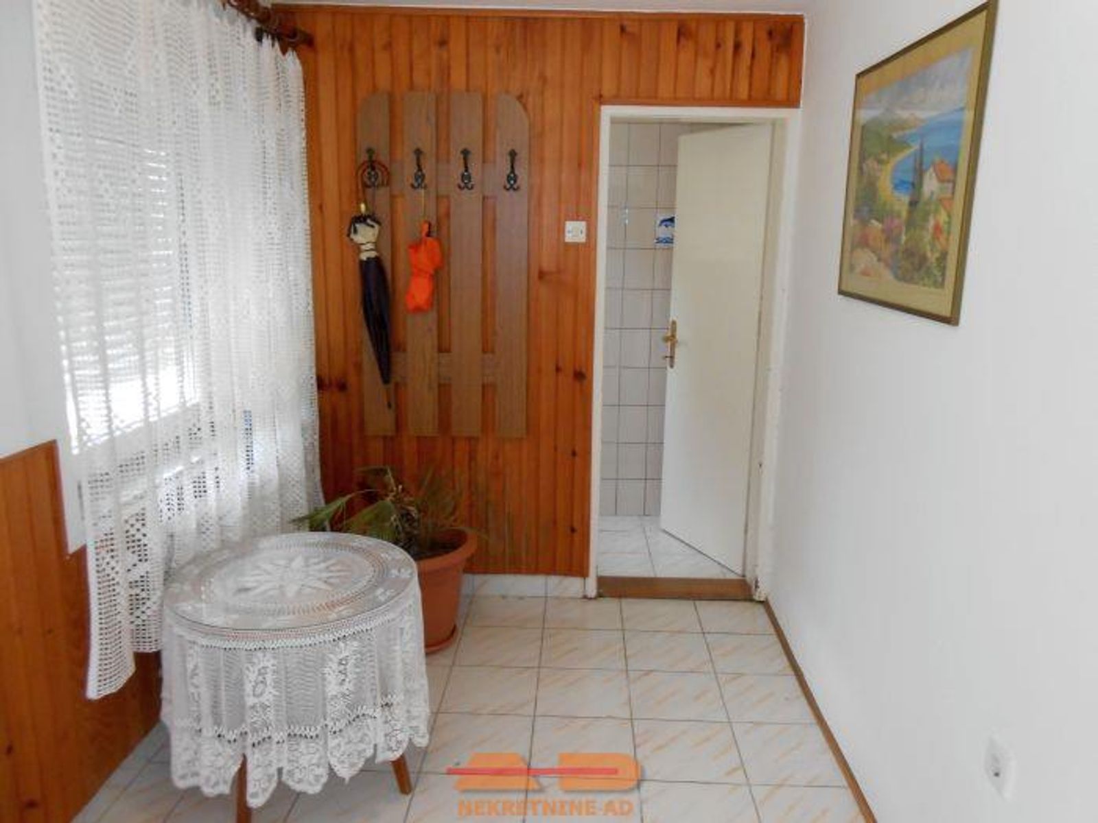 Kuća sa 2 stana, duplom garažom, dvor! — fotografija 8