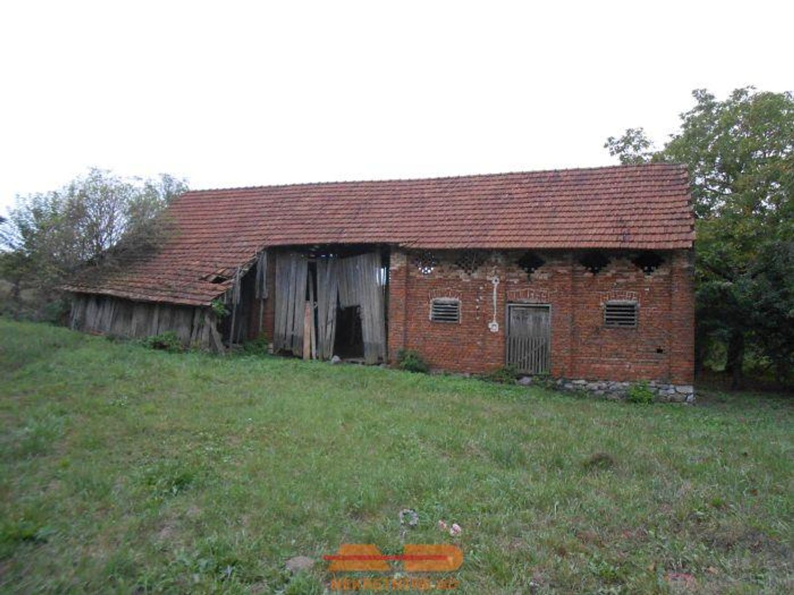 Kuća za renovaciju, parcela 8212 m2, Miljanovac! — fotografija 6