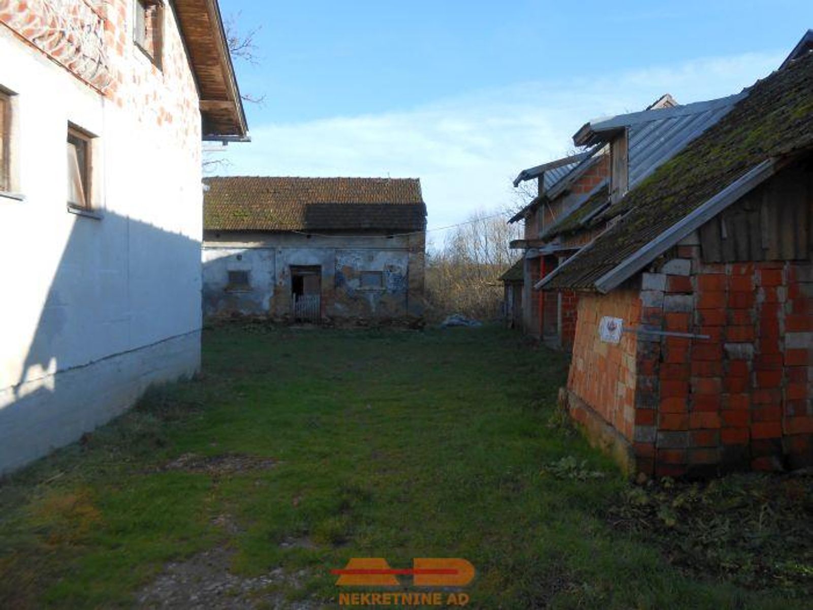 Kuća, objekti, zemljište 4.4 Ha, Blagorodovac! — fotografija 5