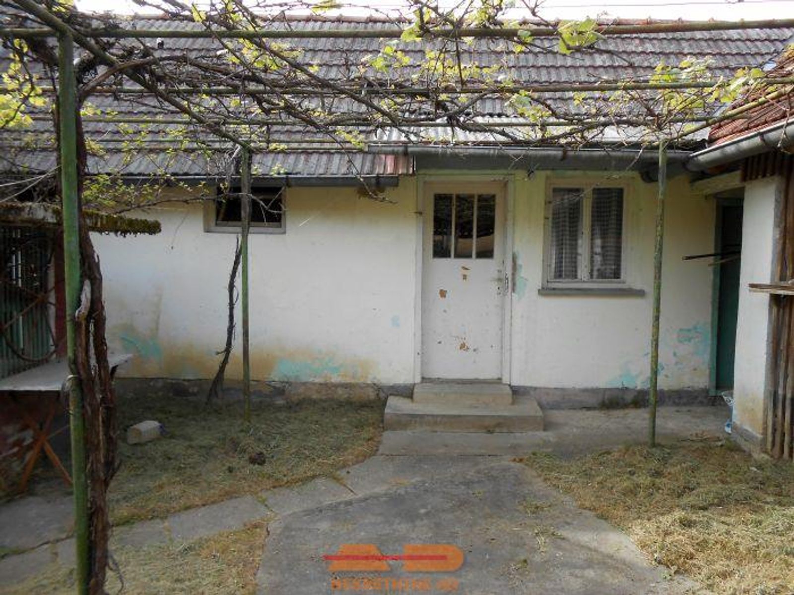 Kuća, pomoćne zgrade, okućnica, Prekopakra! — fotografija 10