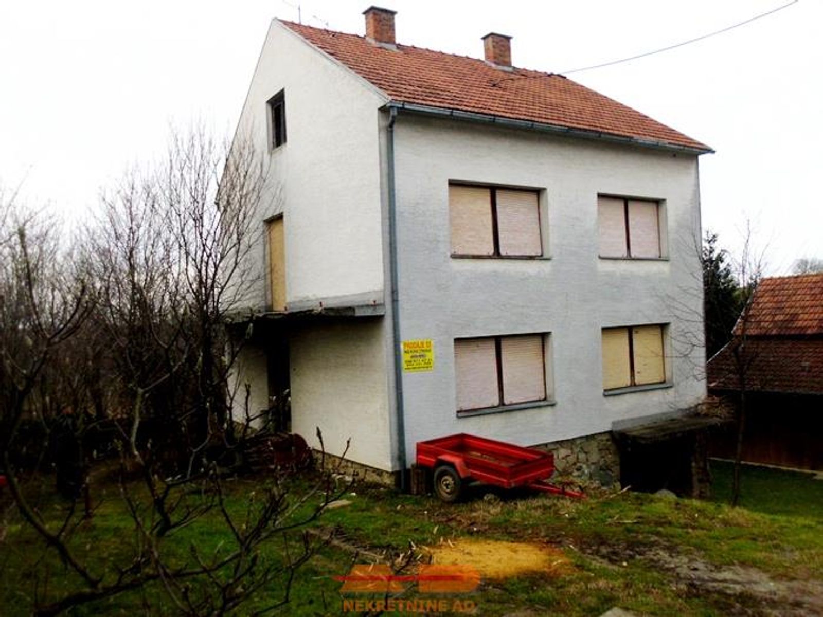 Kuća sa 2 odvojena stana, mirna lokacija! — fotografija 3