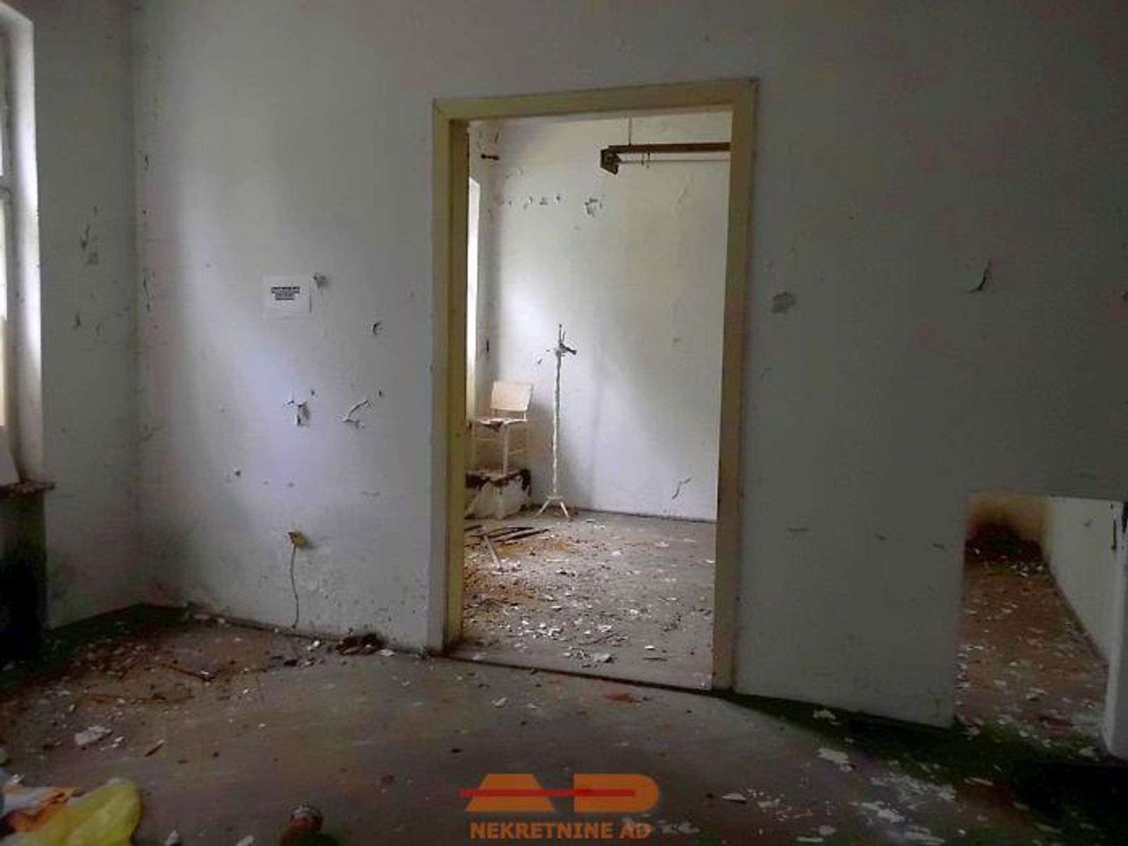 Stara vila pored Lječilišta, u centru Lipika! — fotografija 17