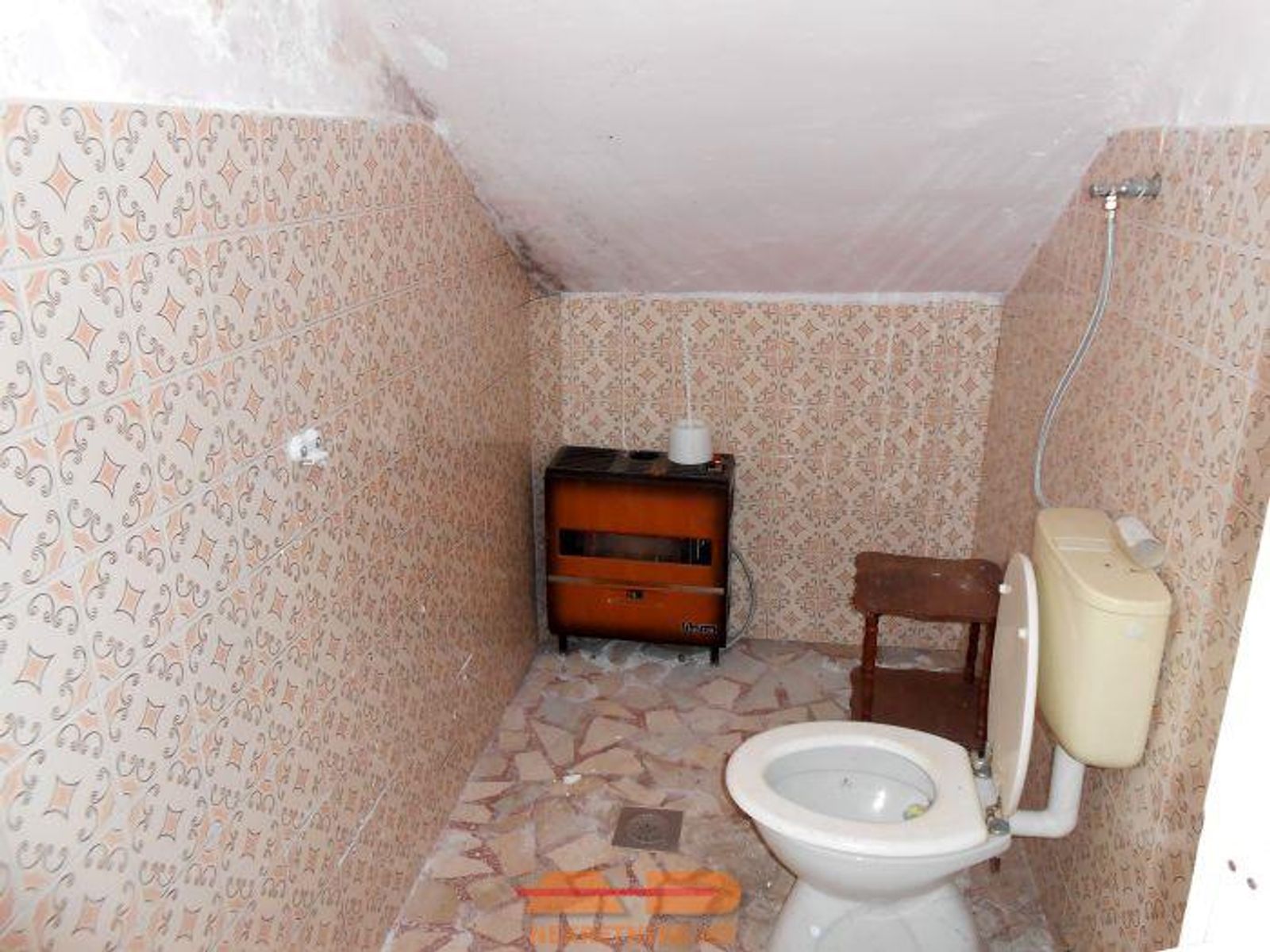 Kuća sa 2 odvojena stana, objekt, dvorište! — fotografija 12