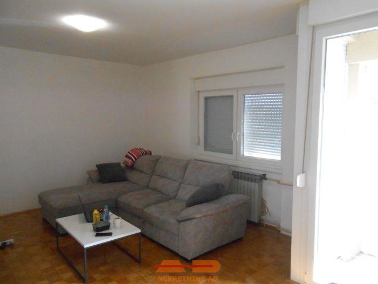 Centar, 60 m2, 1. kat, obnovljena zgrada! — fotografija 1