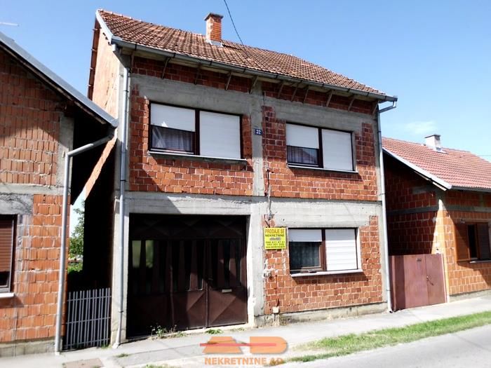 Masivna, visoki roh- bau, blizina centra!