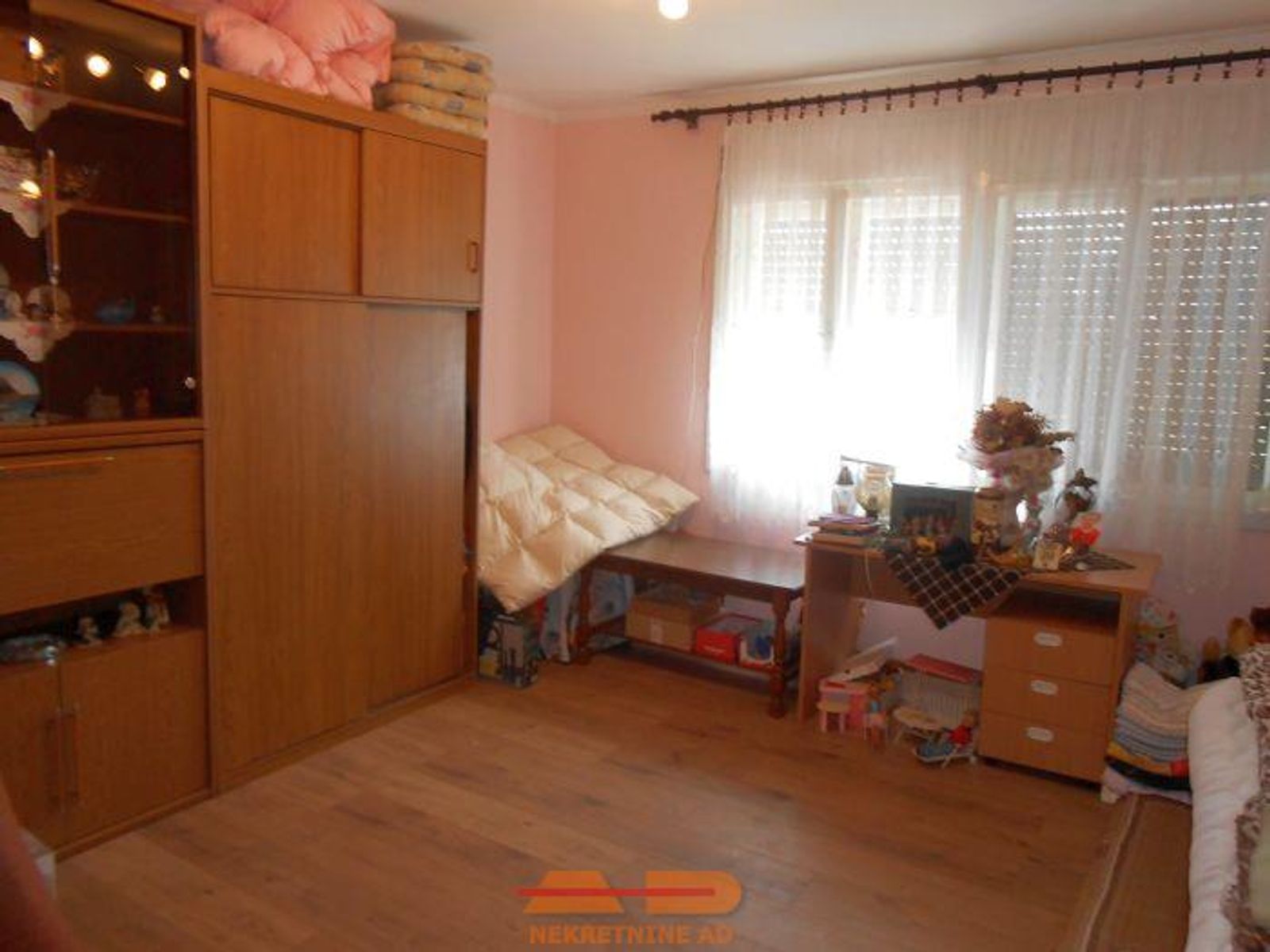 Useljiva, mogućnost 2 stana, objekti, lokacija! — fotografija 27