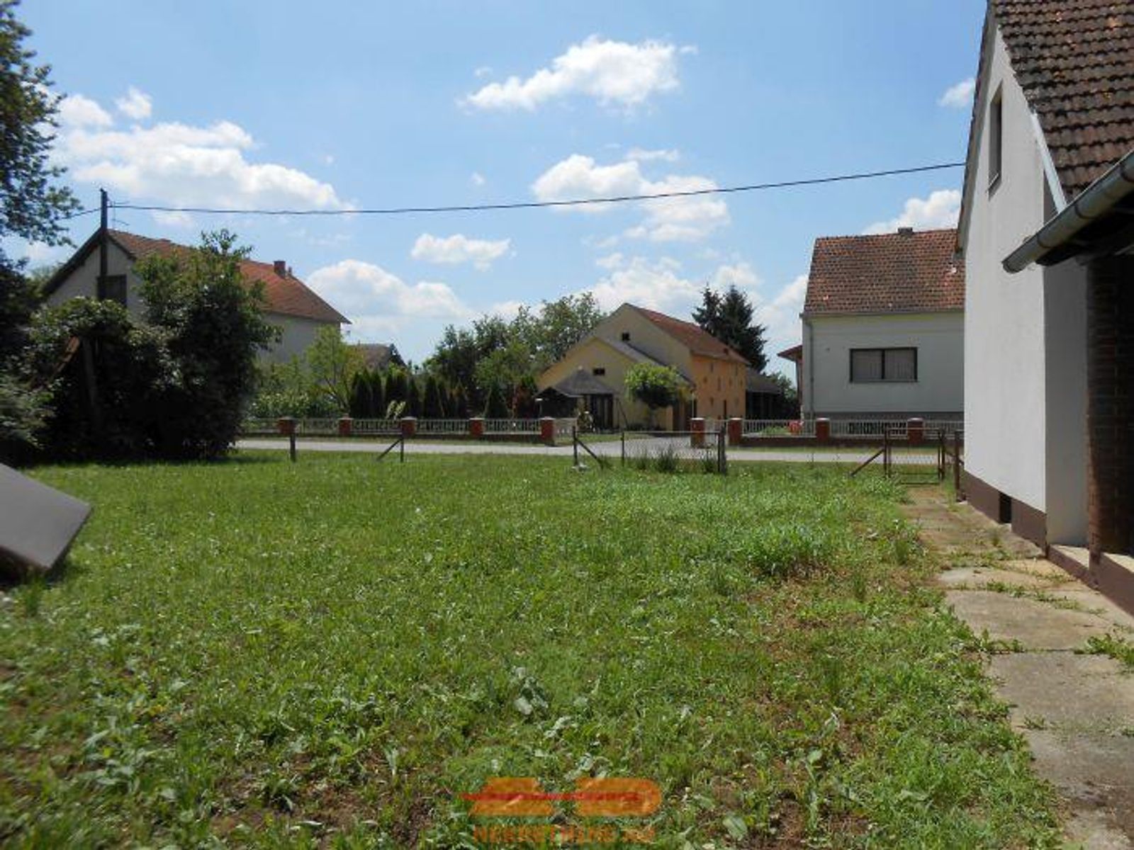 Kuća + pom. zgrade, Lipovac Majur — fotografija 9