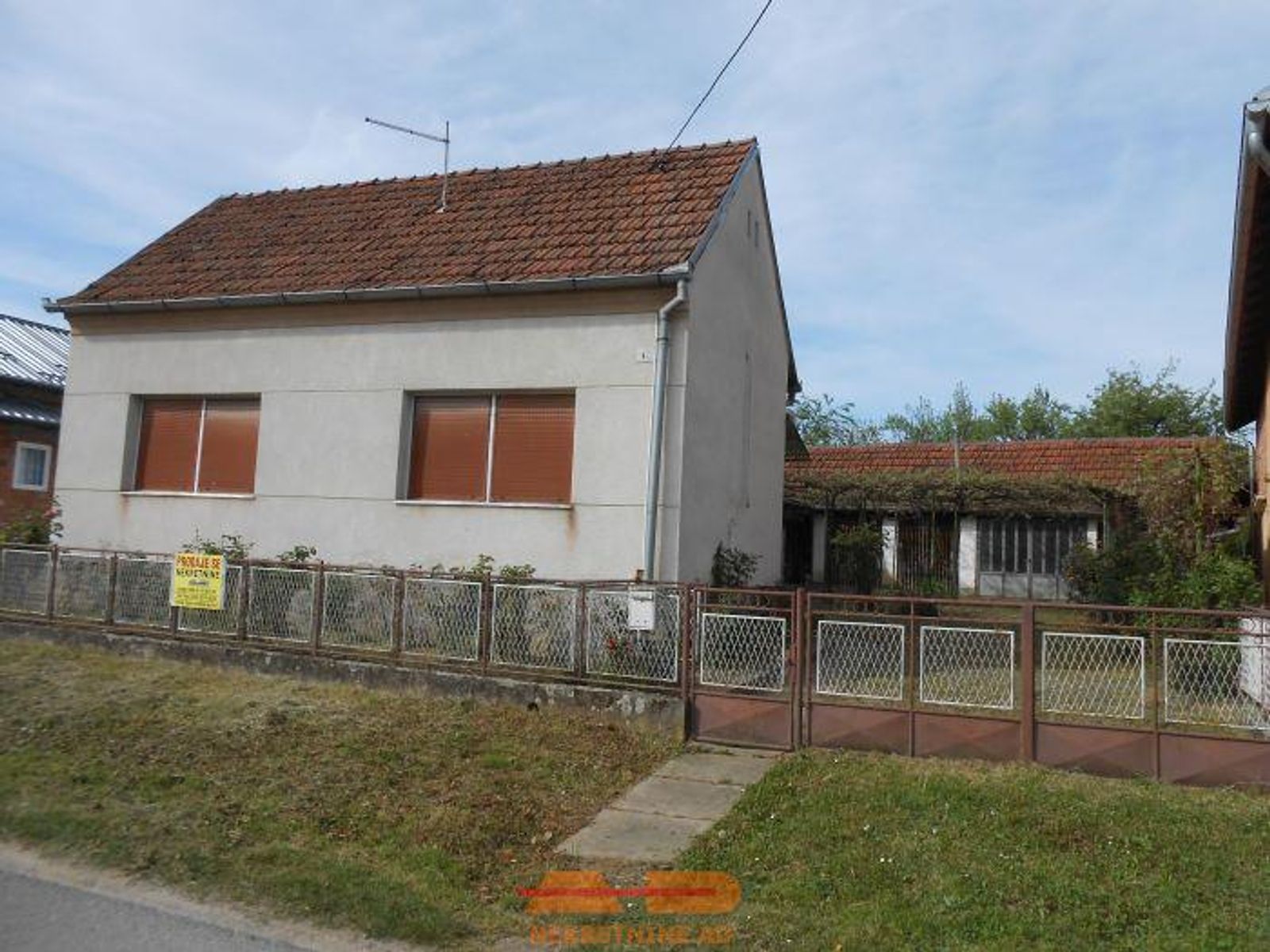 Kuća, pomoćne zgrade, okućnica, Prekopakra!