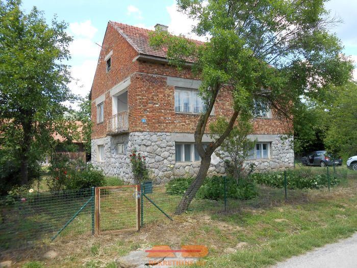 Imanje u Treglavi- kuća, objekti, zemljište!