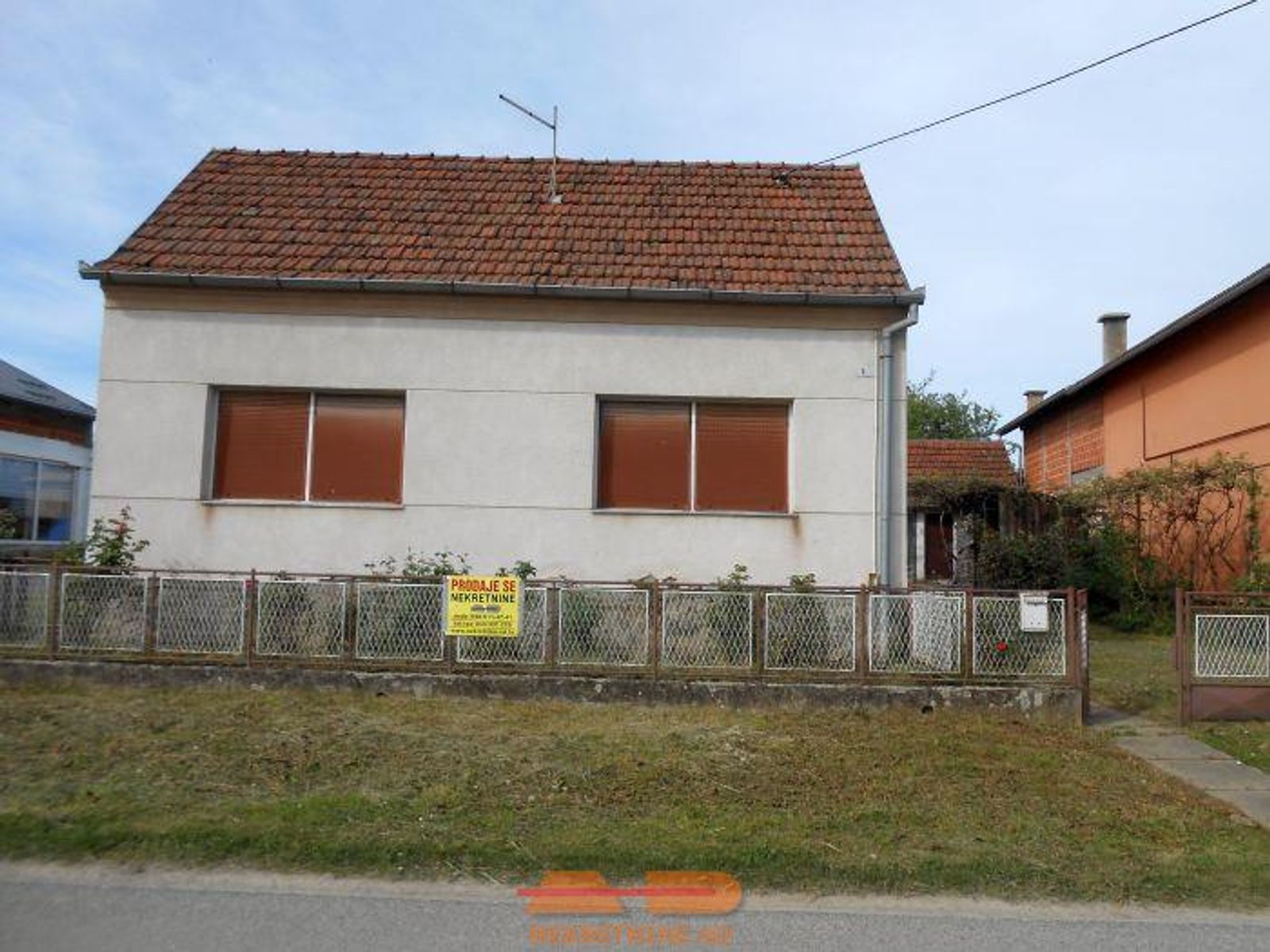 Kuća, pomoćne zgrade, okućnica, Prekopakra! — fotografija 1