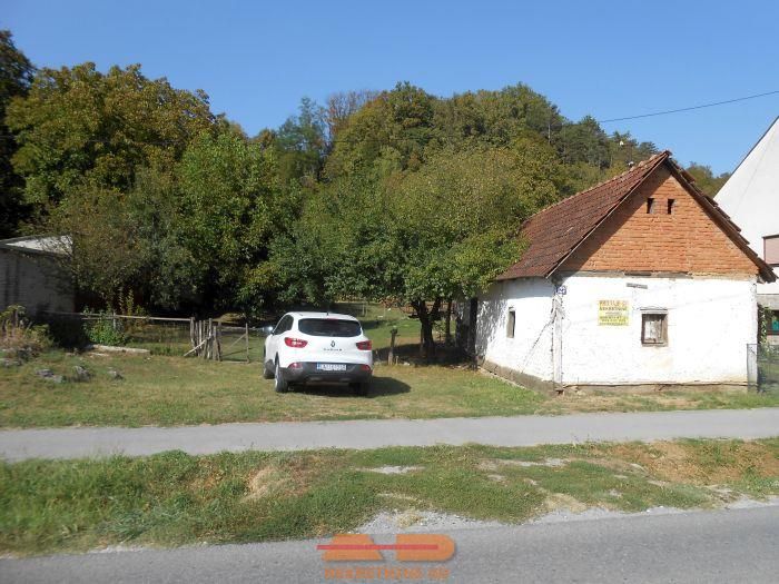 Gradilište 800 m od centra Sirača!