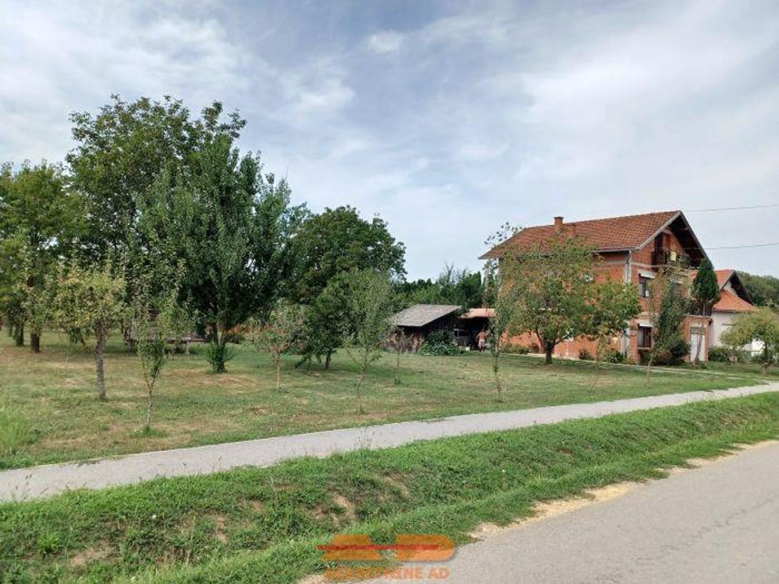 Novija kuća, prostrana, useljiva, Veliki Grđevac! — fotografija 3