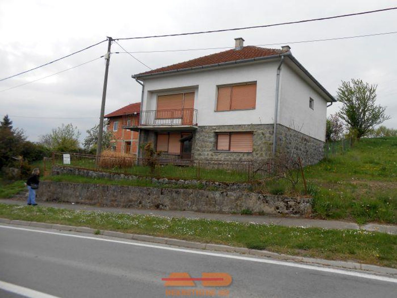 Kuća sa 2 odvojena stana, Pakrac! — fotografija 4