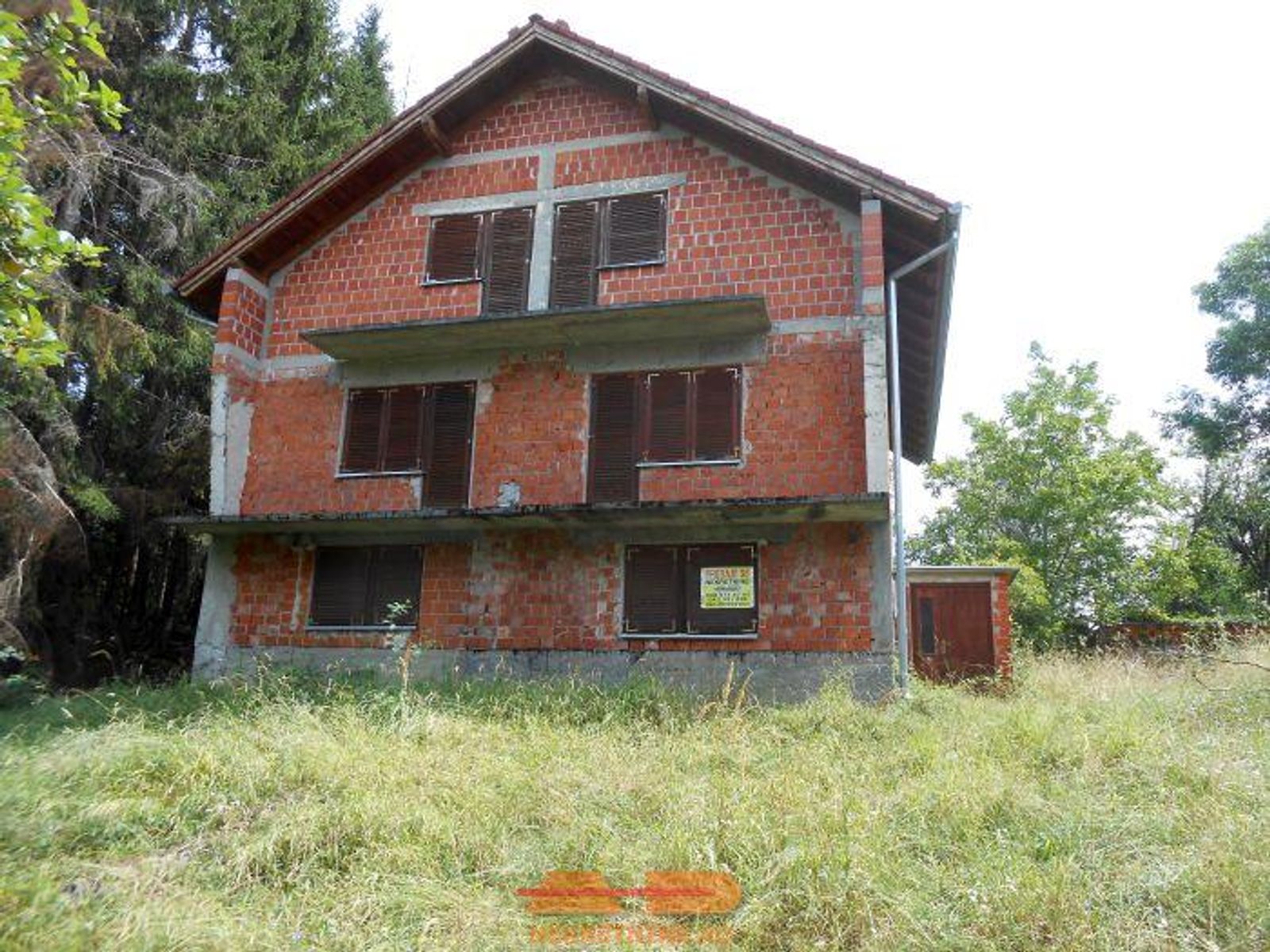 Masivna, u prirodi, parcela 9.423 m2, G. Borki!