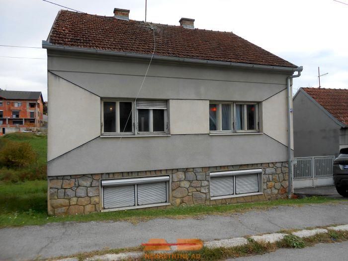 Kuća sa 2 odvojena stana, objekt, dvorište!