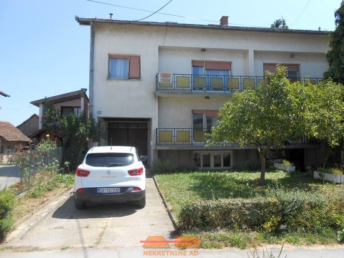 Useljiva, prostrana, objekti, parcela!