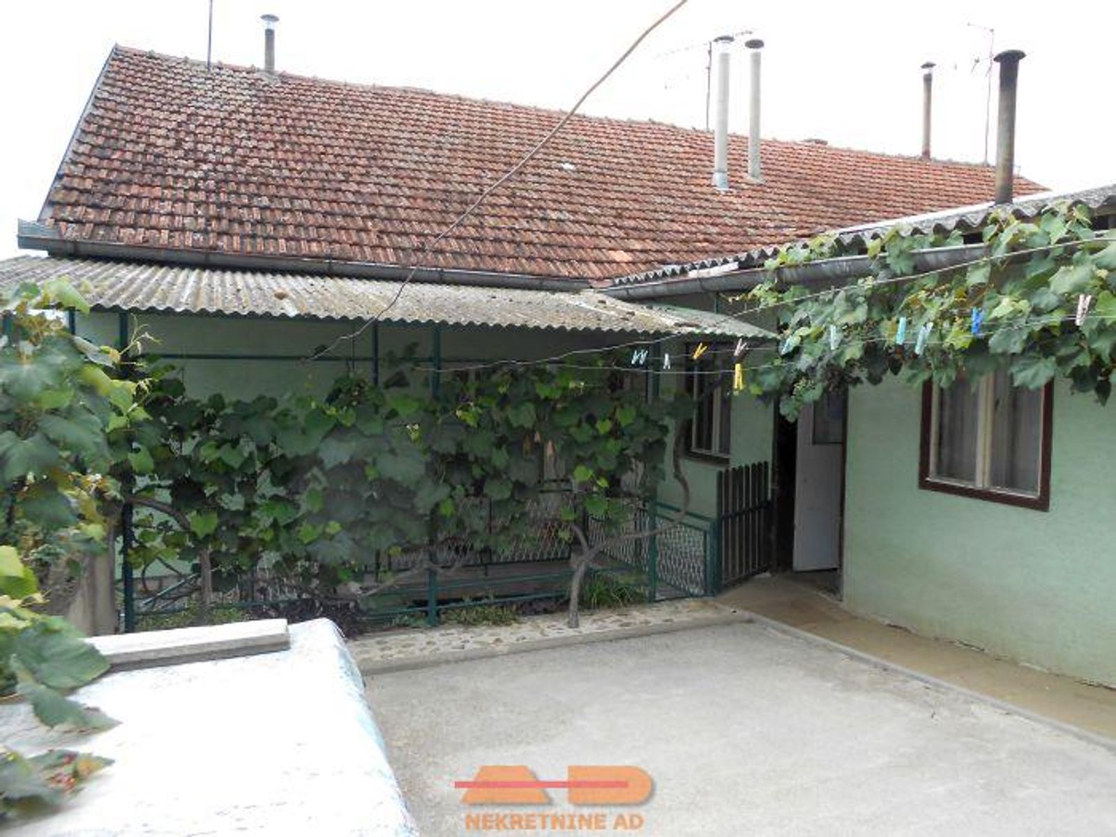 Useljiva, mogućnost 2 stana, objekti, lokacija! — fotografija 7