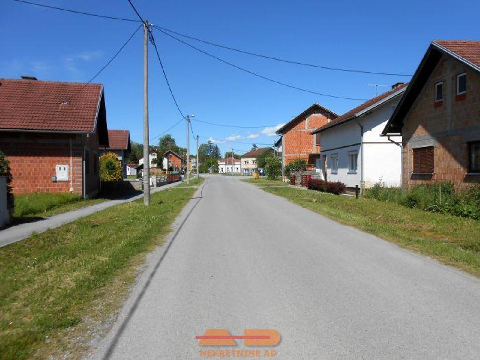 Namještena kuća u nizu, blizina Lječilišta! — fotografija 27