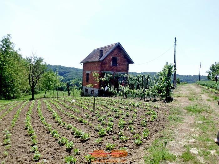 Klijet 25 m2 + oranica, Vrbovac