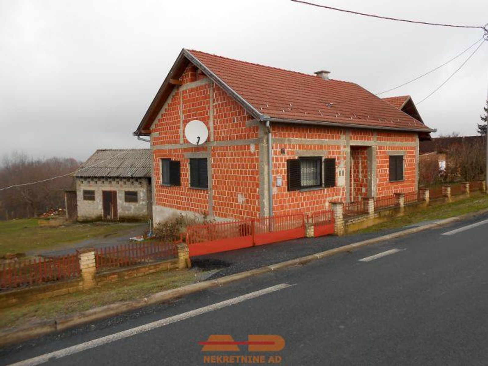 Novija kuća sa objektima i okućnicom, Batinjani! — fotografija 5