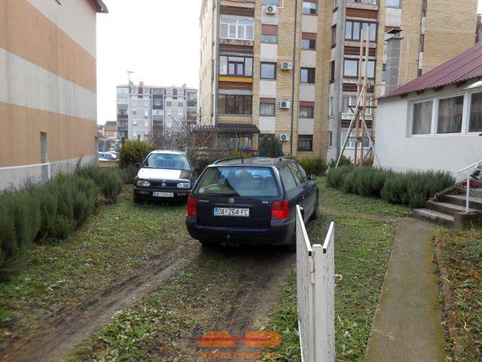 Dvorišni stan u strogom centru Daruvara! — fotografija 1