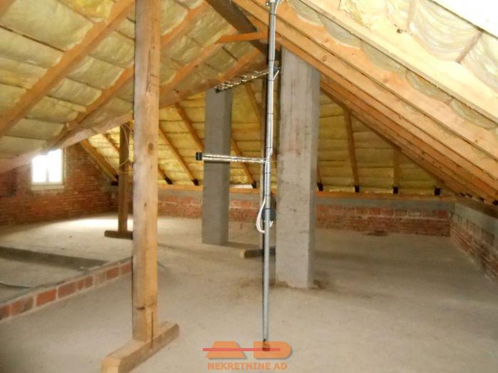 Renovirana- krov, fasada, stolarija, G. Daruvar! — fotografija 26