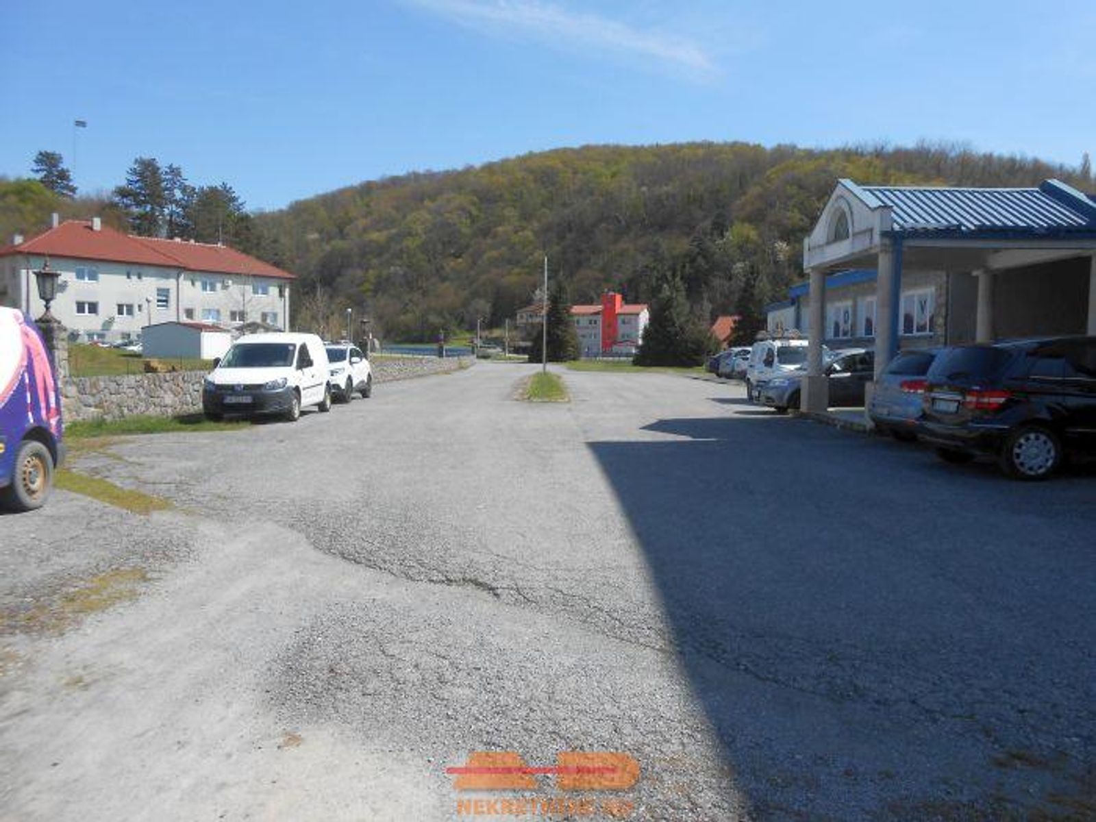 Poslovna građevina u centru Sirača! — fotografija 3