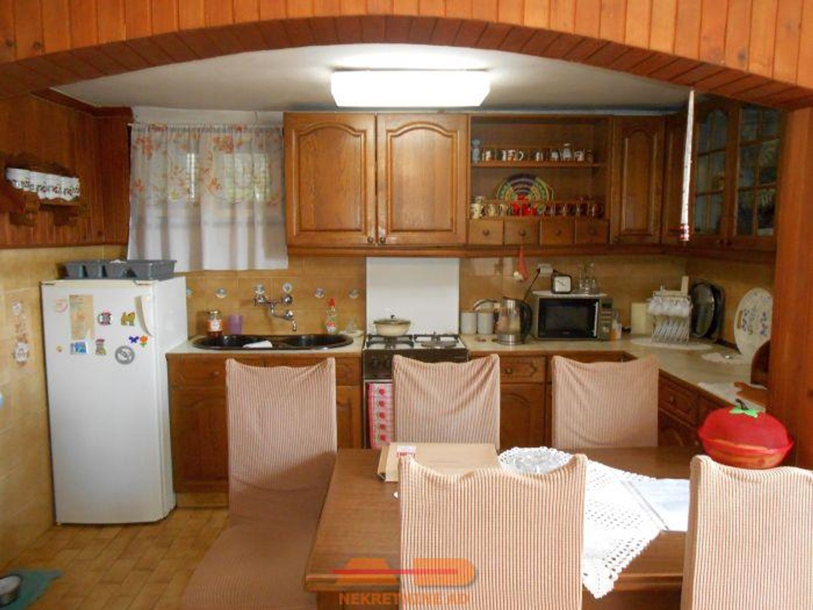 Useljiva, mogućnost 2 stana, objekti, lokacija! — fotografija 17