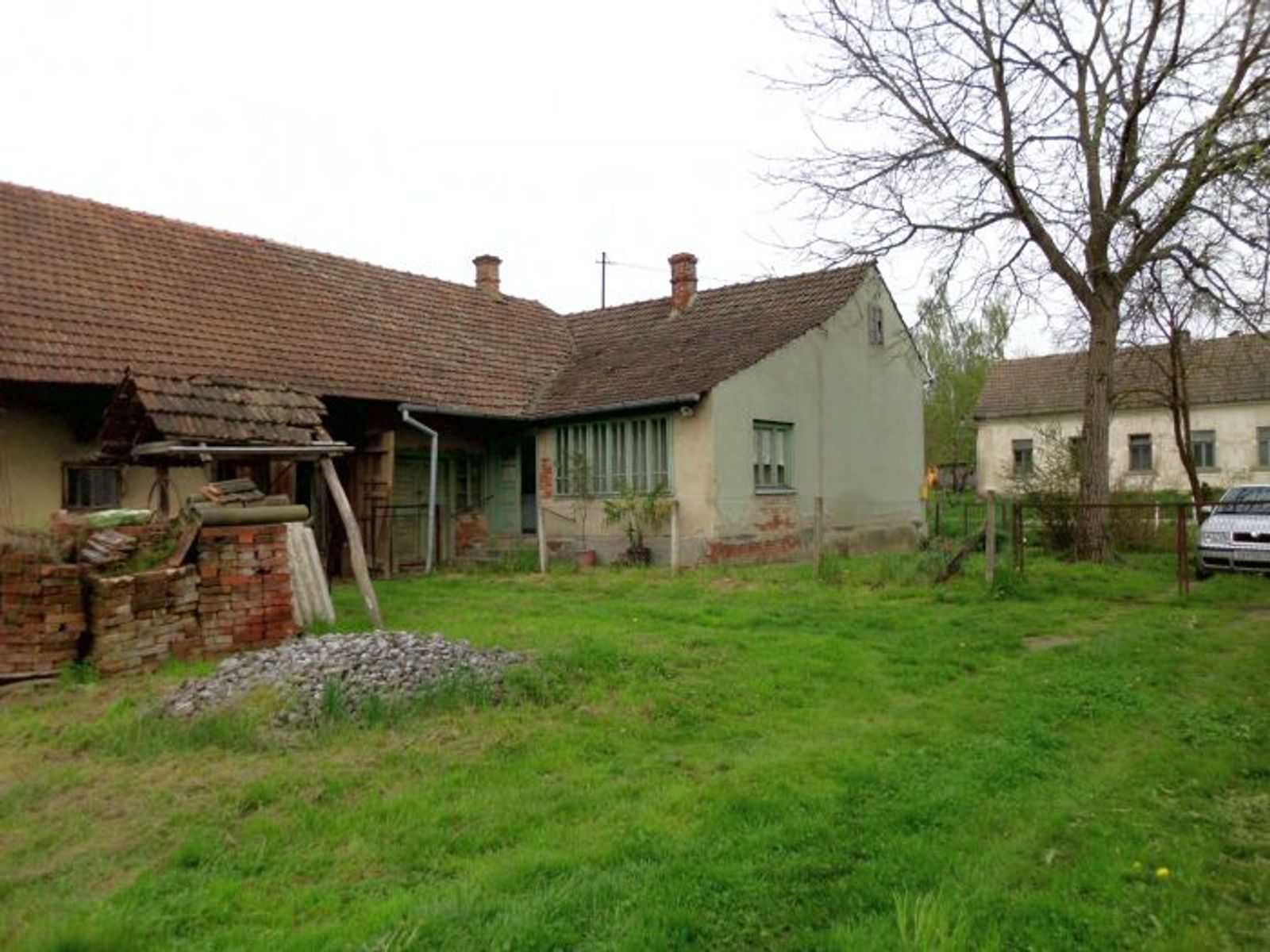 Starija kuća sa objektima, gradilište, V. Zdenci — fotografija 15
