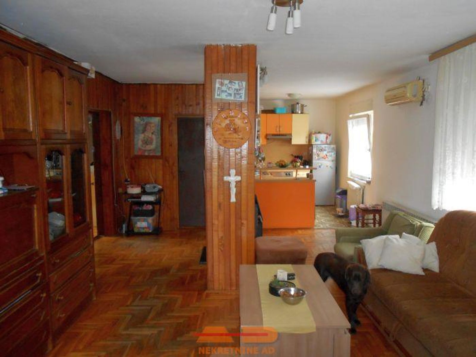 Kuća sa 2 stana, 3 garaže, poslovni objekt! — fotografija 21