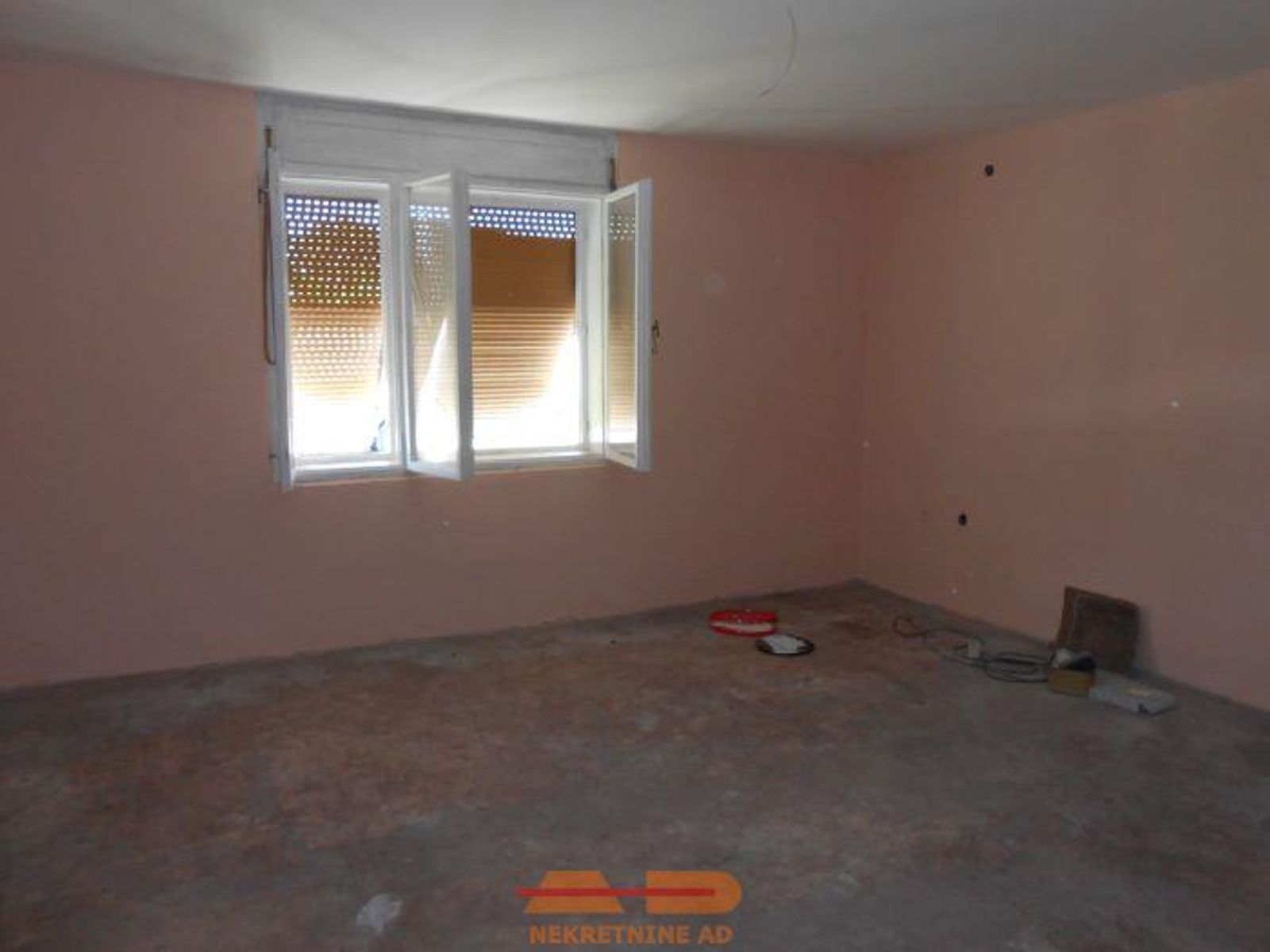 Kuća + pom. zgrade, Lipovac Majur — fotografija 12