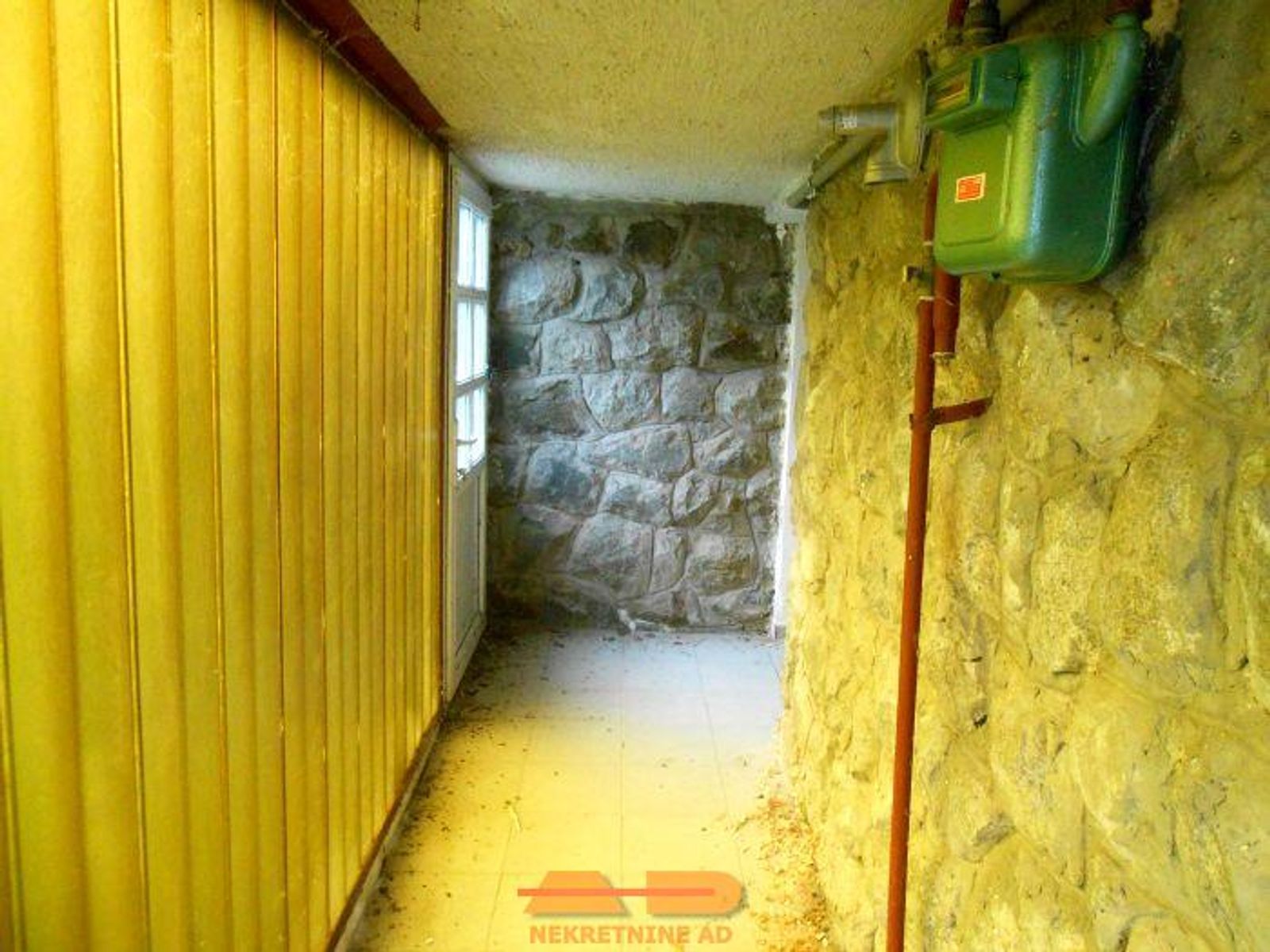 Kuća sa 2 odvojena stana, Pakrac! — fotografija 11