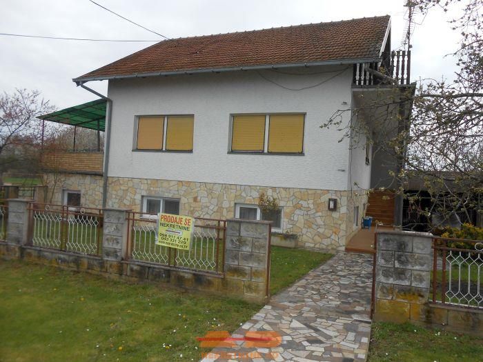 Kuća, objekti, parcela 11790 m2, Dioš!