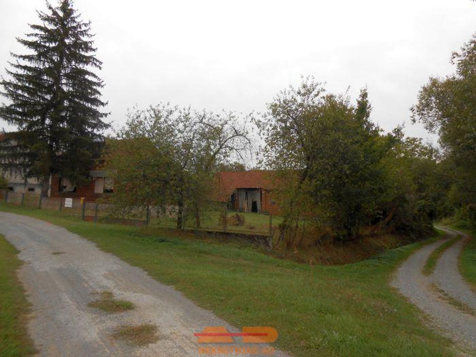 Kuća za renovaciju, parcela 8212 m2, Miljanovac! — fotografija 1