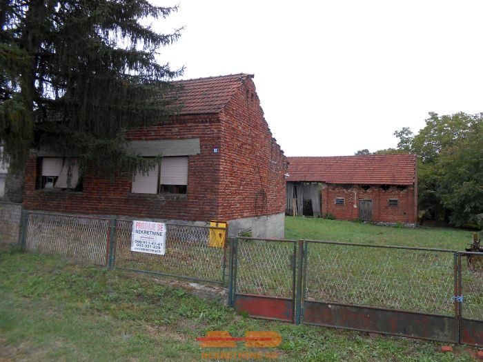 Kuća za renovaciju, parcela 8212 m2, Miljanovac!