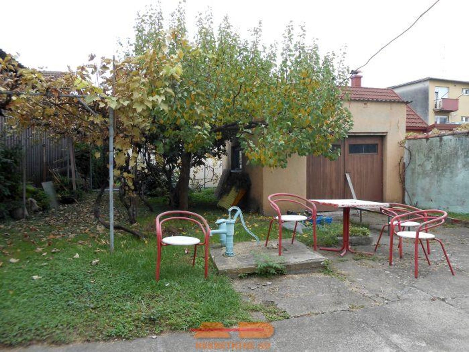 Kuća sa 2 stana u centru Daruvara! — fotografija 4