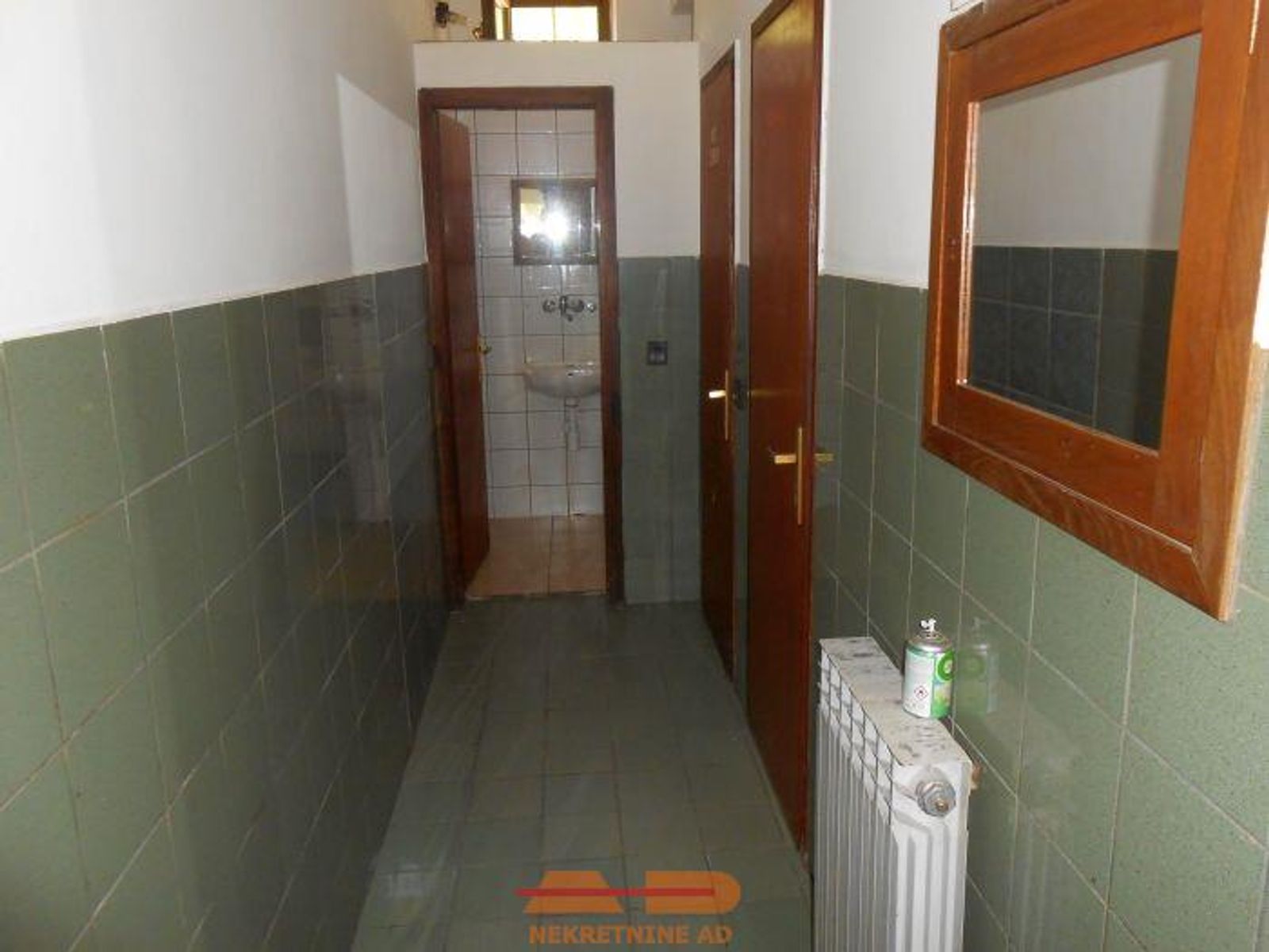 Uhodan, renoviran i opremljen bistro u Siraču! — fotografija 14