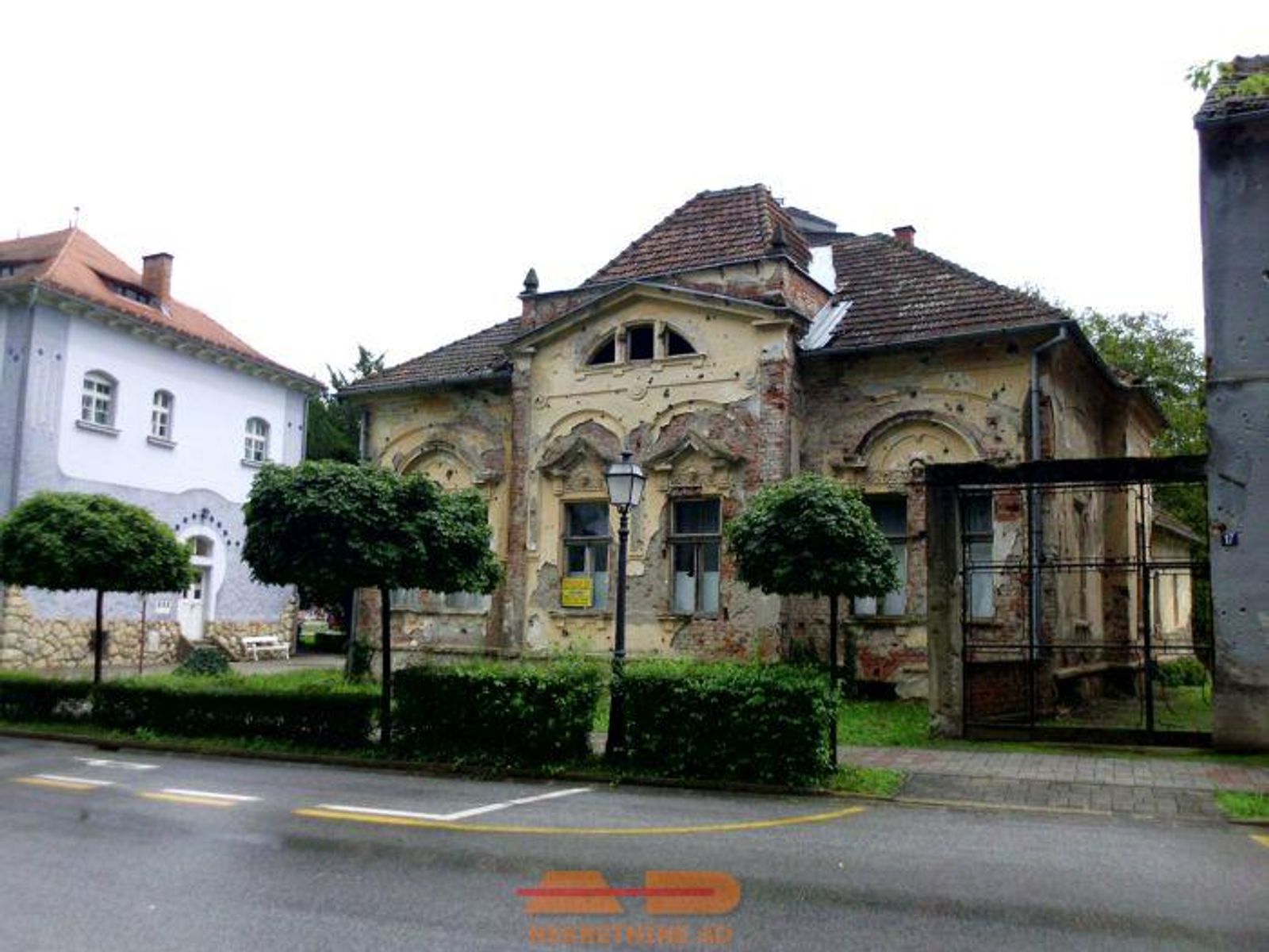 Stara vila pored Lječilišta, u centru Lipika! — fotografija 3