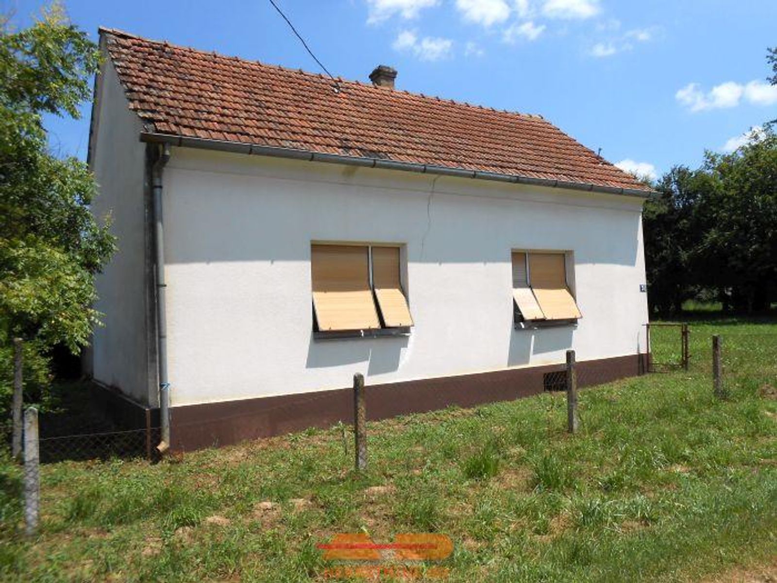 Kuća + pom. zgrade, Lipovac Majur — fotografija 2