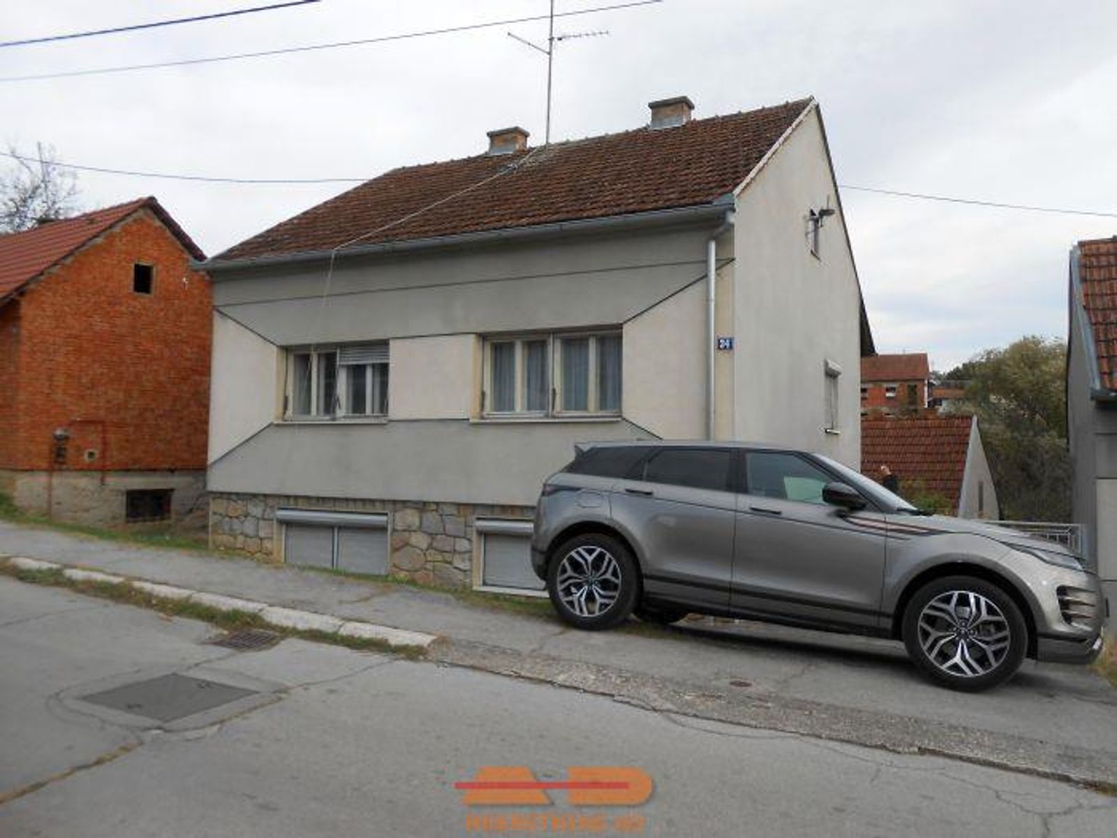 Kuća sa 2 odvojena stana, objekt, dvorište! — fotografija 2