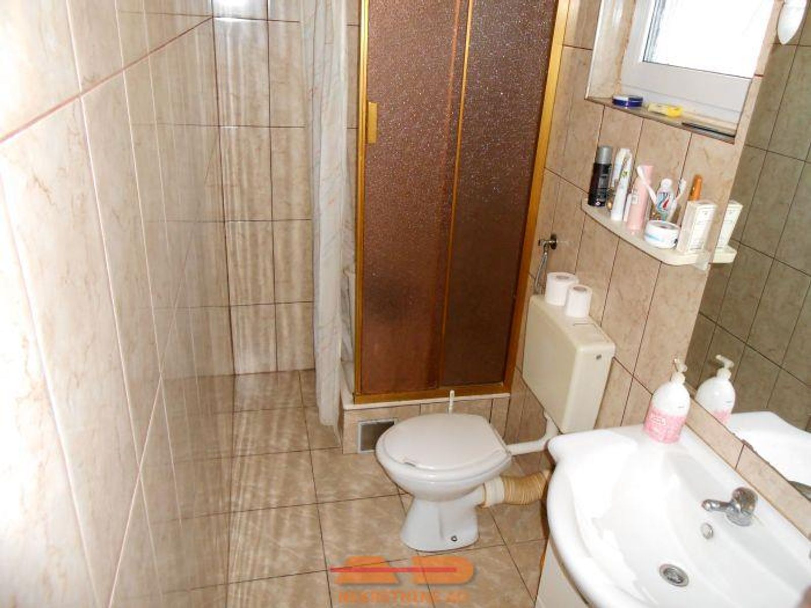 Renovirana kuća, dvorišni stan, garaže, okućnica! — fotografija 15