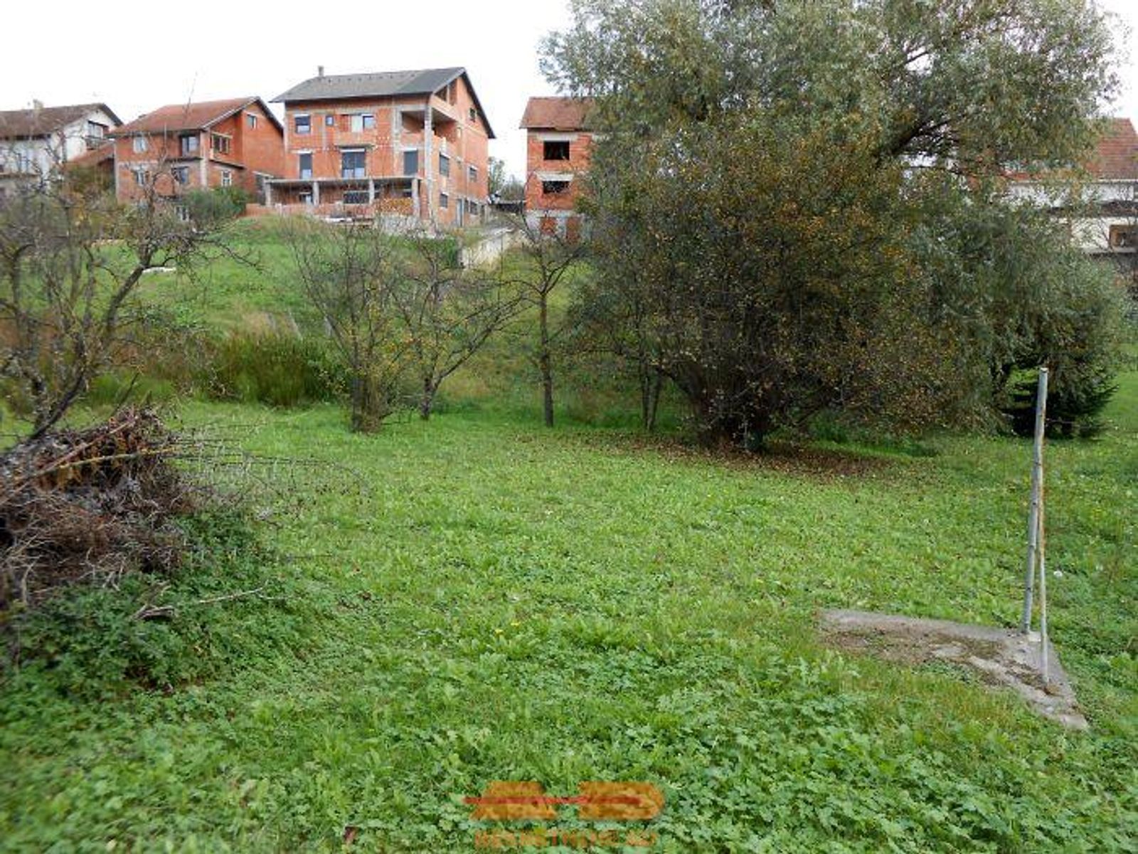 Kuća sa 2 odvojena stana, objekt, dvorište! — fotografija 10