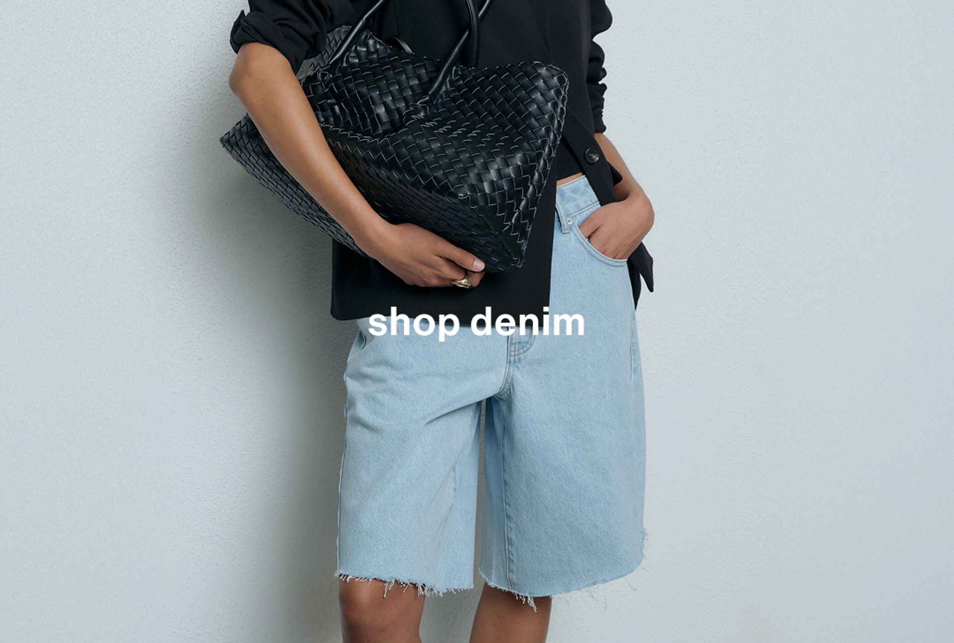 DENIM SHORTS BLACK BLAZER BLACK BAG SUNGLASSES