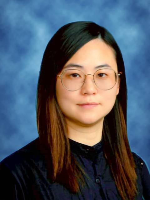 Ms Eve Szto
