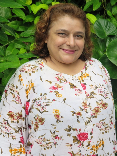Ms Lavina Kay