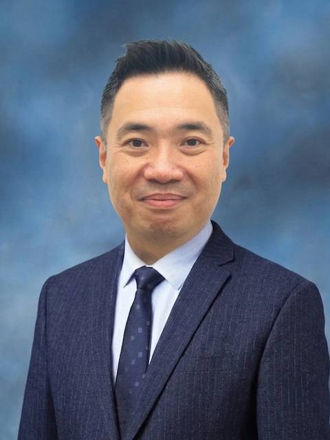 Mr Raymond Lee