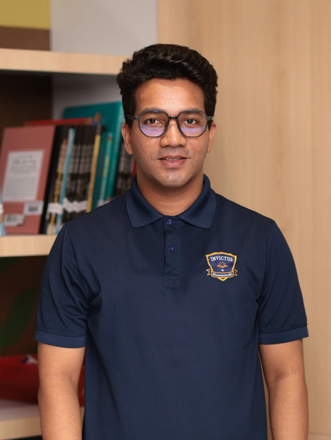 Mr Sharoon Tariq Gill