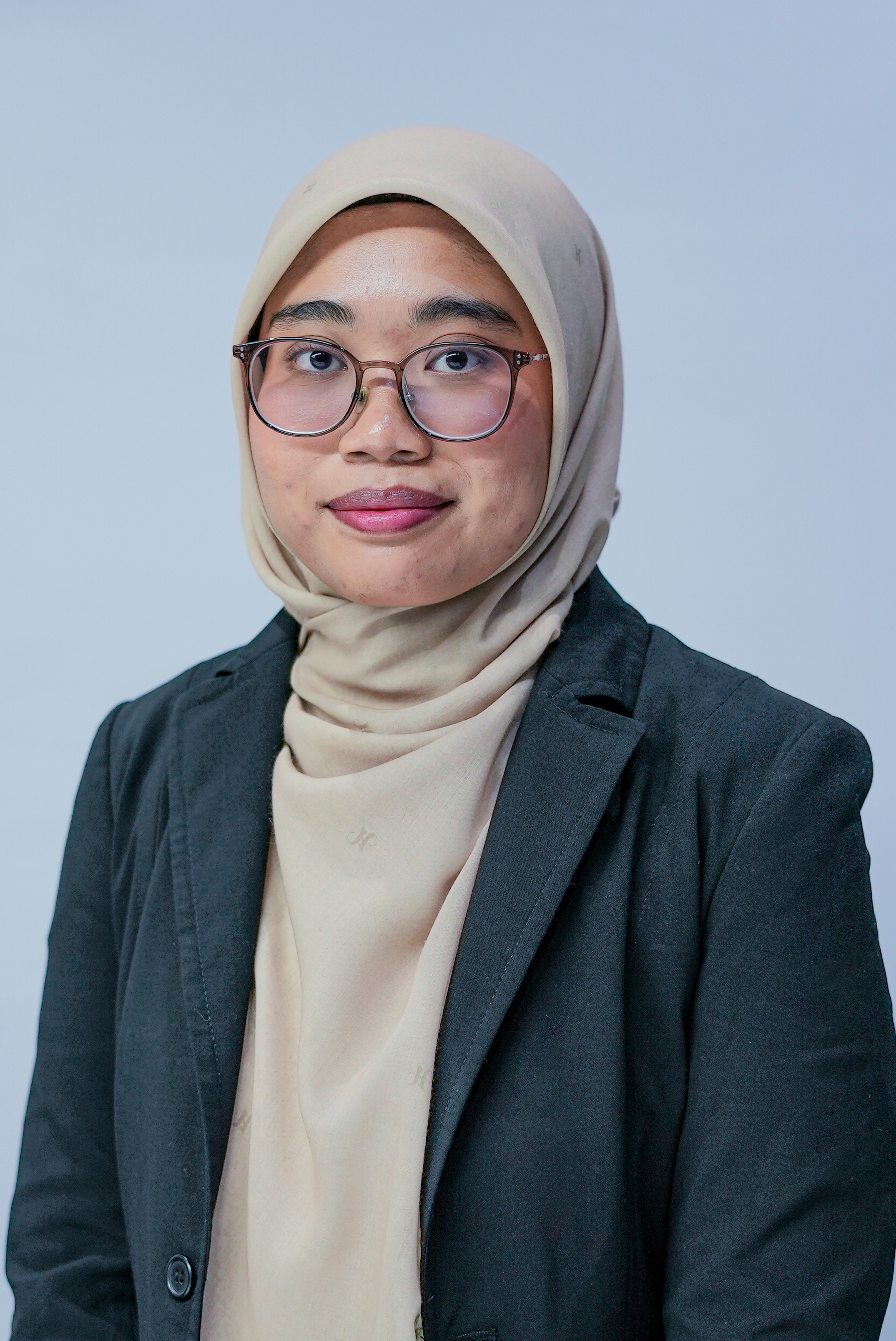 Ms Syazana