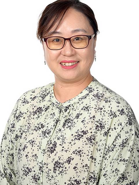 Ms Julia Jiang