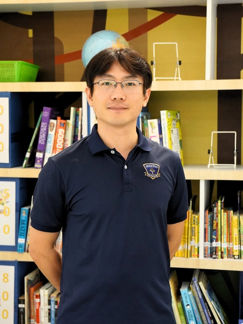 Mr Zhang Long (Long)